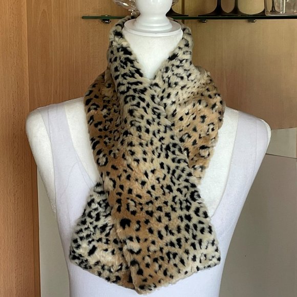 NWOT HANDMADE SOFT FAUX CHEETAH FUR SCARF AND CUFFS - Picture 3 of 5